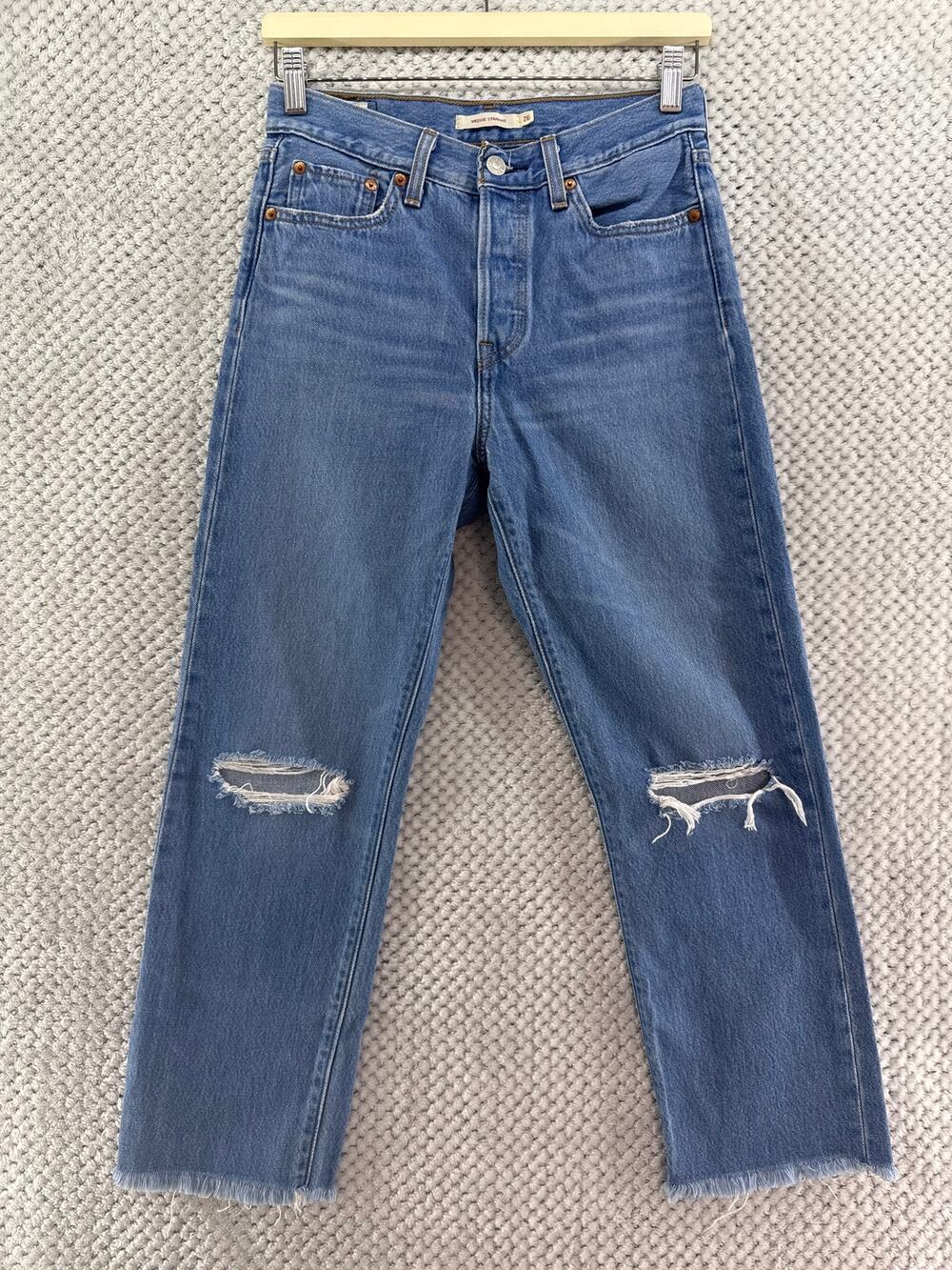 Levis Wedgie Straight Jeans Womens 26 Blue Cotton Denim Distress Button Fly